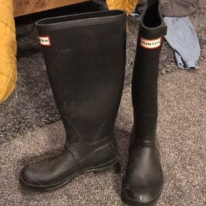 Hunter women’s black ribbed boots size 7